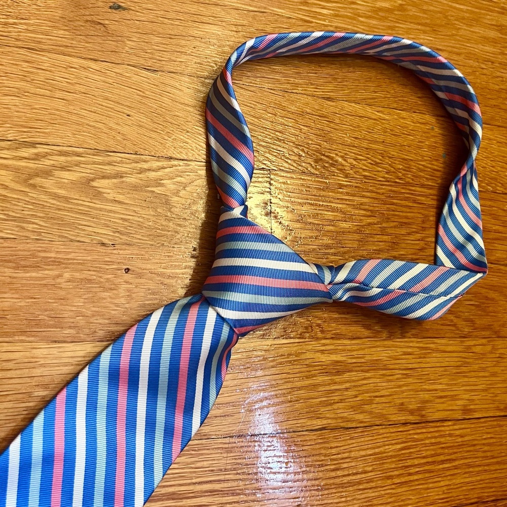 Men’s Collared Greens Striped Necktie
